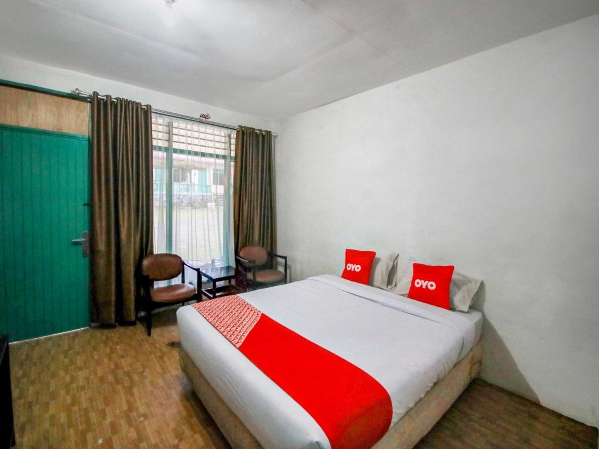 Oyo 2322 Dien Karona Hotel Berastagi Zewnętrze zdjęcie